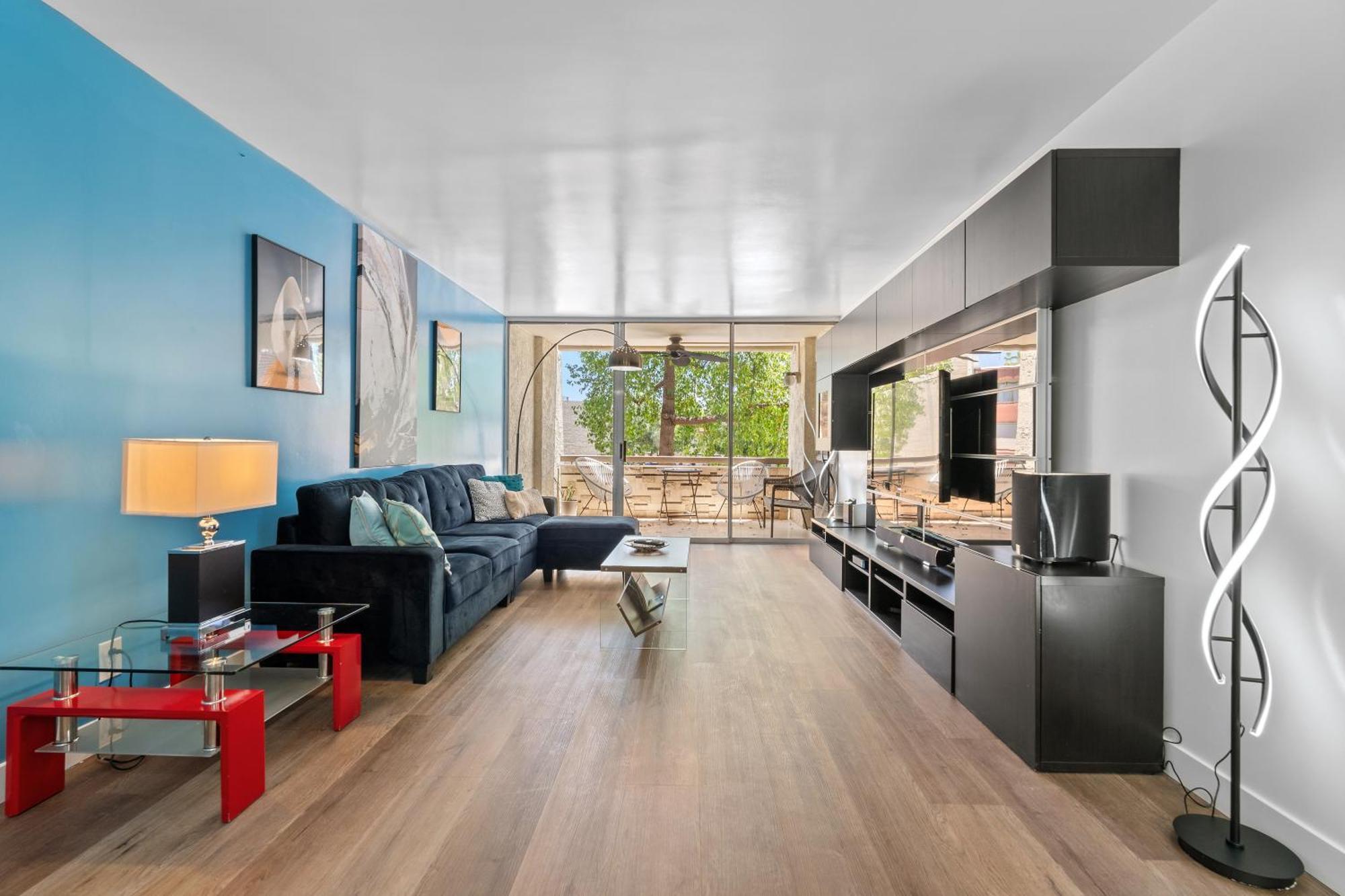 Primo Location - Heated Pool & Parking Apartment Scottsdale